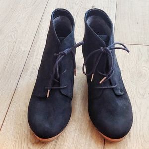 SOLD!! *EUC* Dr. Scholl's Ceelia black booties